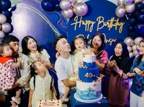 Ruben Onsu Ultah ke-40, Dirayakan Bareng Keluarga dan Kue-kue Cantik