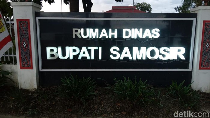 Rumah dinas Bupati Samosir yang merupakan aset Pemprov Sumut (Nizar Aldi/detikSumut)