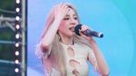 Potret Sandara Park Basah-basahan di Water Bomb Festival