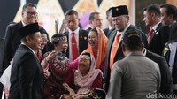 Sebagai informasi, sidang tahunan MPR/DPR/DPD RI ini kembali dimulai pukul 13.30 WIB. Agenda dilanjutkan dengan pidato Ketua DPR RI Puan Maharani dan pidato kenegaraan Presiden RI dalam rangka penyampaian RUU tentang APBN tahun anggaran 2024.