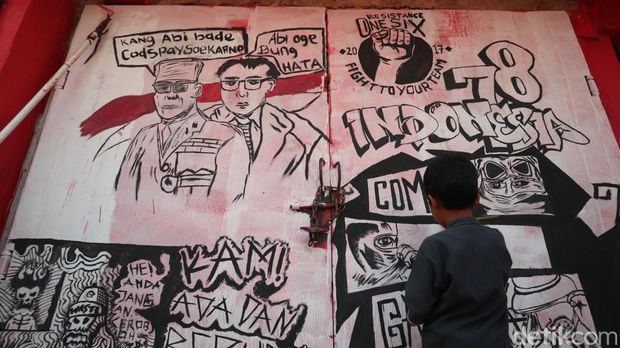 Suasana jelang peringatan HUT RI di kawasan Lio Genteng, Kota Bandung.