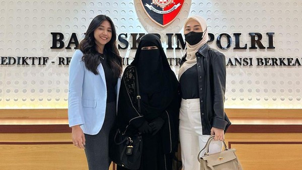 Umi Pipik-Marissya Icha Dapat Dukungan Banyak Artis Untuk Polisikan Oklin  Fia