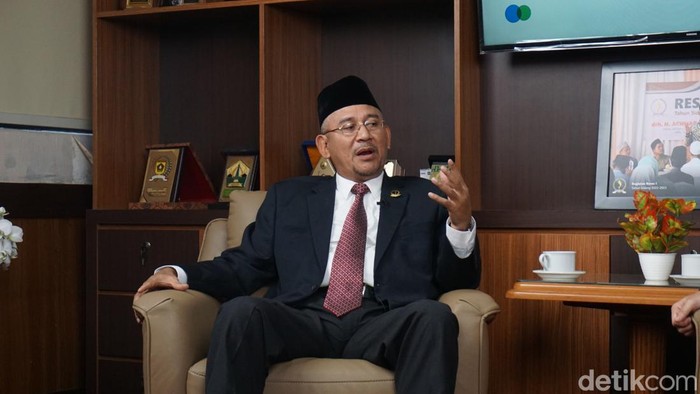 Wakil Ketua DPRD Jawa Barat Ahmad Ruyat