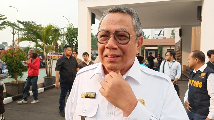 Wali Kota Tangsel Benyamin Davnie