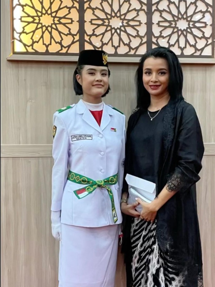 Anak artis Anak artis terpilih jadi Paskibraka.