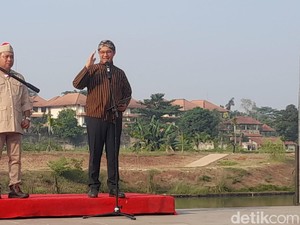 Pekik Merdeka Ala Anies dengan Tangan Terbuka