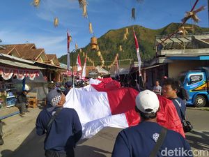 Merah Putih Raksasa Berkibar 3 Hari di Gunung Andong Magelang
