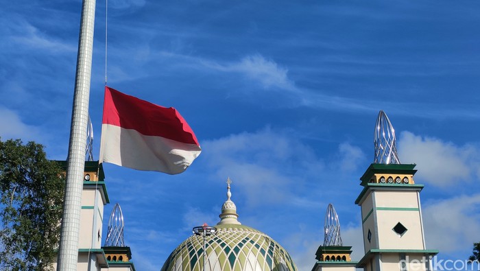 Bendera Merah Putih berkibar di Garut pada peringatan 17 Agustus