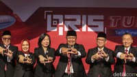 Gubernur BI Perry Warjiyo meluncurkan QRIS Tuntas di Kantor Pusat Bank Indonesia, Jakarta, Kamis (17/8/2023).  