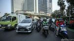 Detik-detik Proklamasi, Pengendara hingga Pesepeda Beri Hormat di Bundaran HI