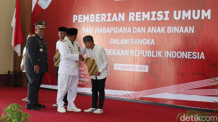 Di Jawa Barat, tercatat sebanyak 17.016 narapidana dan anak binaan mendapat remisi umum 17 Agustus 2023. Dari jumlah itu, 291 diantaranya mendapat remisi bebas langsung.