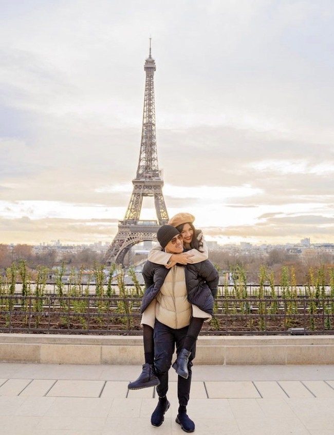 Foto kebersamaan yang mesra diunggah Kaesang dan Erina kerap mengundang beragam komentar dari netizen. “Kasian yang jomblo kalau lihat,” komentar netizen. Foto: Dok Instagram Erinagudono