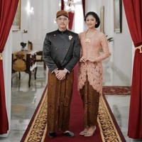 Pasangan Kaesang dan Erina Gudono selalu tampil kompak dalam berbagai acara. Keduanya pun tak sungkan untuk memperlihatkan bahasa tubuh yang penuh cinta kepada khalayak.  Foto: Dok Instagram Erinagudono