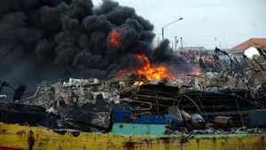 Kebakaran di Pelabuhan Jongor Tegal, 63 Kapal Nelayan Jadi Korban