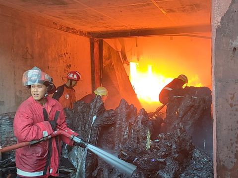 Kebakaran gudang kain di Desa Manang, Kecamatan Baki, Kabupaten Sukoharjo, Kamis (17/8/2023) sore.