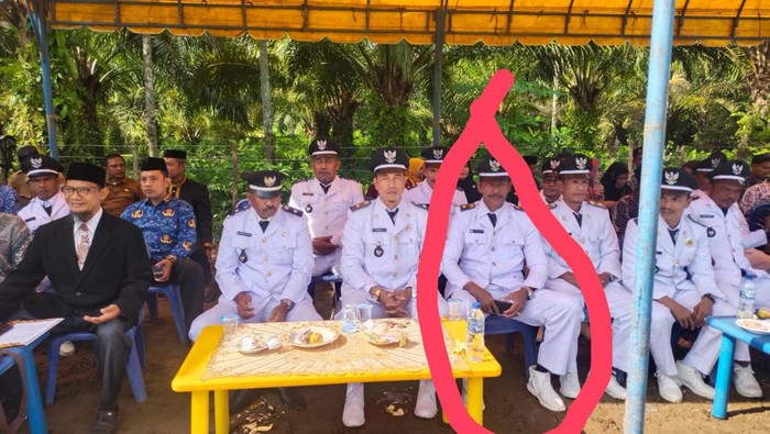 Kepala Desa Gleng, Kecamatan Sungai Mas, Aceh Barat, Aceh, Ansari meninggal dunia saat pasukan Paskibraka hendak mengibarkan bendera. (Foto: Istimewa)