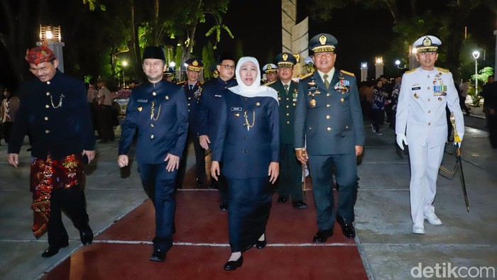 Khofifah pimpin apel renungan suci