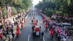 Melihat Bendera Pusaka Dikirab dari Monas ke Istana