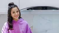 Kirana Larasati juga suka masak makanan sederhana. Salah satunya spaghetti dengan parutan keju ini. Foto: Instagram @kiranalarasati