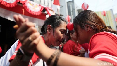 Lomba Joget Bola hingga Tangkap Belut Meriahkan HUT RI