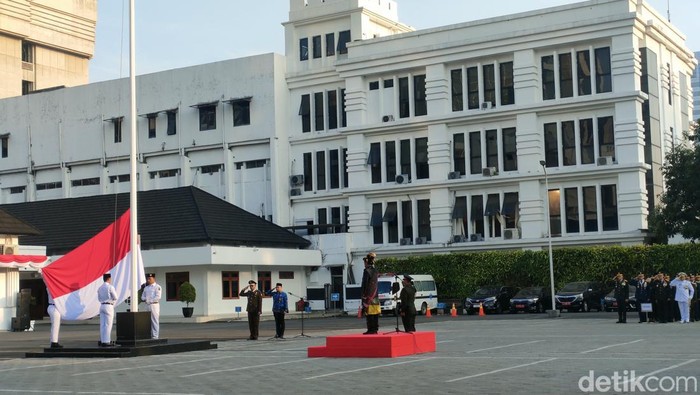 Mahfud Md pimpin upacara HUT Ke-78 RI di Kemenkopolhukam (Dwi/detikcom)