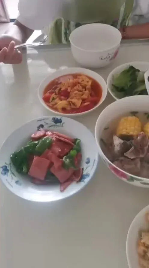 Remaja masak 5 lauk berujung diomelin sang ibu