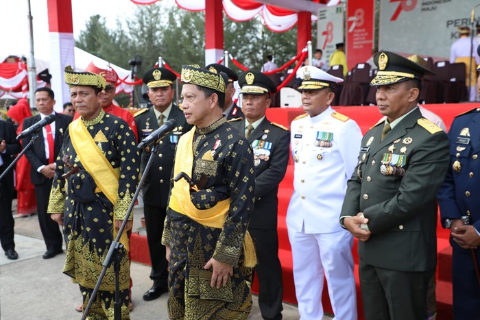 Menteri Dalam Negeri Muhammad Tito Karnavian menjadi Inspektur Upacara Peringatan Hari Ulang Tahun (HUT) Ke-78 Kemerdekaan Republik Indonesia di Pantai Piwang, Kabupaten Natuna, Kepulauan Riau.