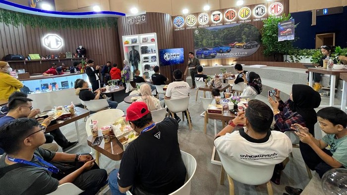 MG ajak komunitas ngobrolin mobil listrik di GIIAS 2023