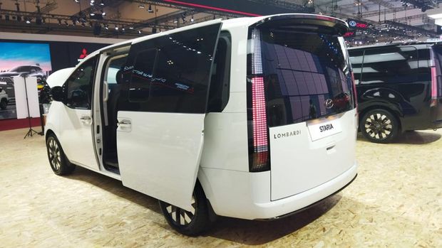 Modifikasi Hyundai Staria ala Lombardi