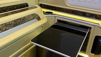 Dan biasanya (yang modifikasi interior HiAce) ini sebelumnya sudah punya  Alphard. Mungkin (dengan modifikasi ini) mereka ingin suatu yang beda. Kalau  Alphard sudah biasa, tapi kalau dia mesan (modifikasi interior HiAce) ke Baze, itu akan meningkatkan eksklusifitas mereka, kata Aziz menambahkan. Foto: Luthfi Anshori/detikOto