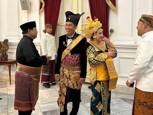 Akrab! Prabowo dan Didit Foto Bareng Jokowi hingga Kaesang di Istana