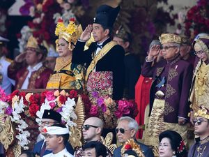 Menang Busana Adat Terbaik, Kaesang hingga Sri Mulyani Dapat Hadiah Sepeda