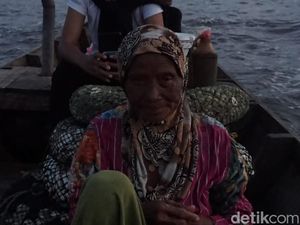 Kisah Perjuangan Nenek di Belawan Jadi Pencari Kerang demi Bertahan Hidup