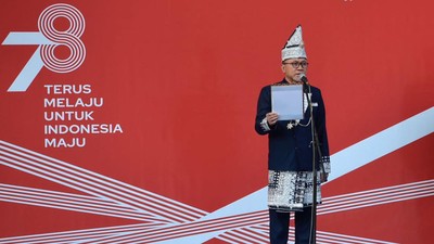 Momen Zulhas Pimpin Upacara di Kemendag