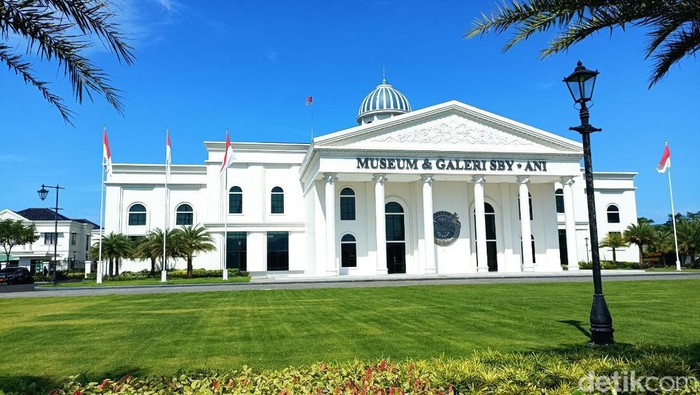Museum dan Galeri Seni SBY*ANI di Pacitan