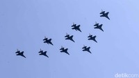 Flypass pesawat tempur TNI turut memeriahkan perayaan upacara HUT ke-78 RI di Jakarta. 