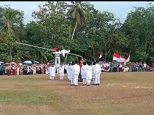 Pelatih Paskibra di Lampung Terjatuh Saat Perbaiki Bendera