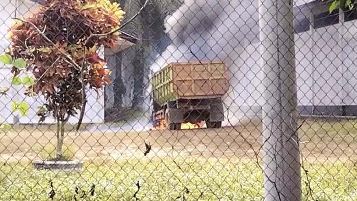 Pembakaran aset perusahaan sawit di Belitung.