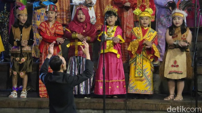 Perayaan HUT ke-78 RI di Saung Angklung Udjo.