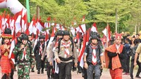 Peserta kirab kebangsaan merah putih menempuh jarak hingga 17 km. (Foto: Dok. Polda Kepri)
