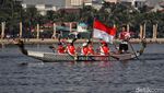 Potret Ratusan Pendayung Rayakan Kemerdekaan di Teluk Jakarta