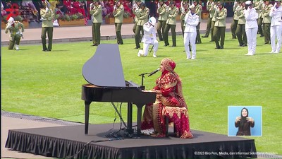 Aksi Putri Ariani Nyanyi Rungkad Hebohkan HUT Ke-78 RI di Istana Merdeka