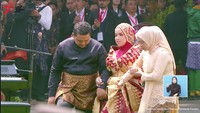 Putri Ariani merasa tersanjung, senang, dan terharu bisa bernanyi di depan Presiden Joko Widodo dan semua tamu perayaan HUT ke-78 RI di Istana Merdeka. Foto: dok. YouTube Sekretariat Presiden