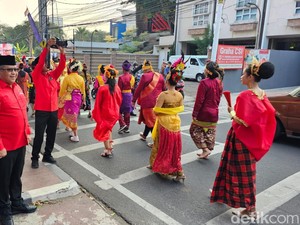 Hasto Pimpin Upacara HUT ke-78 RI di Sekolah Partai PDIP Jaksel