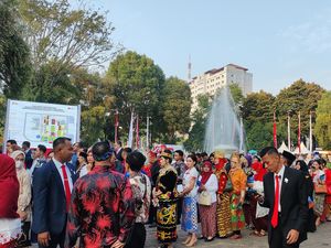Warga Mulai Berdatangan ke Istana Jelang Upacara HUT Ke-78 RI