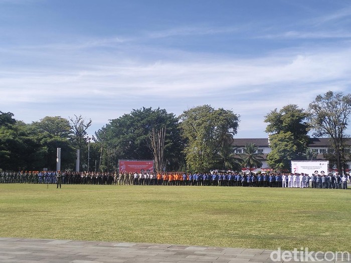 Suasana Upacara HUT RI ke-78 di Lapangan Gasibu Bandung.
