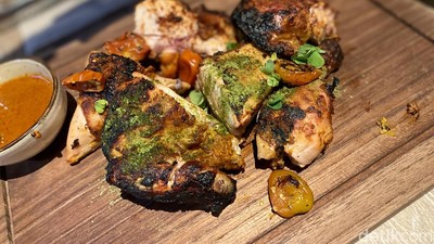 Ayam Biromaru Khas Palu yang Autentik Ada di Restoran Ini