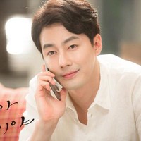 Karisma Jo In Sung meledak-ledak saat membintangi drama Korea It’s Okay That’s Love bersama Gong Hyo Jin. Sang aktor berperan sebagai penulis novel dan DJ yang mengidap OCD.Foto: Instagram