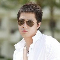 Tahun 2004 menjadi titik balik karier Jo In Sung. Dia memenangkan penghargaan Best Actor setelah membintangi drama Korea Something Happened in Bali.Foto: Instagram