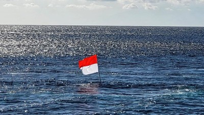 Unik! Bendera Merah Putih juga Berkibar dari Bawah Laut